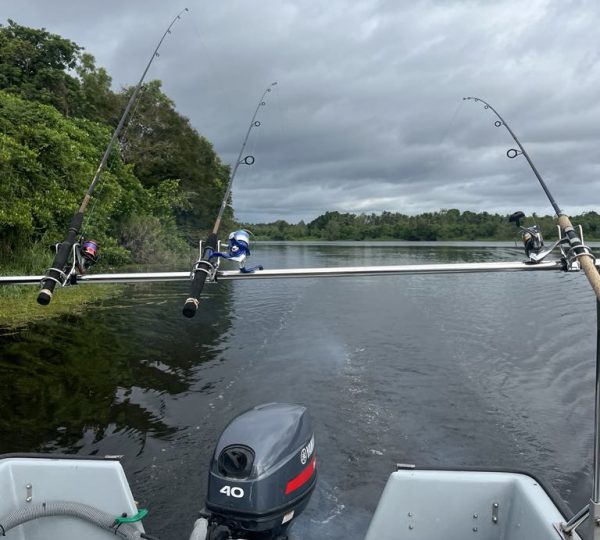 trolling in bolgodalake with bowfishing lanka