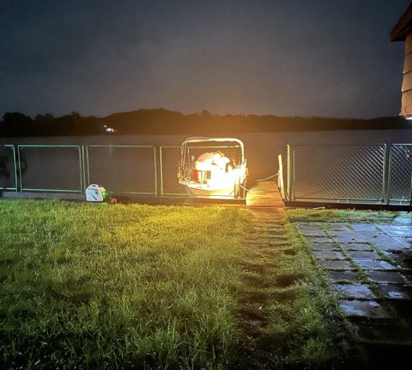 Fishing at Bolgoda Lake with Bowfishing Lanka.